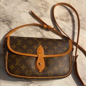 Louis Vuitton crossbody!